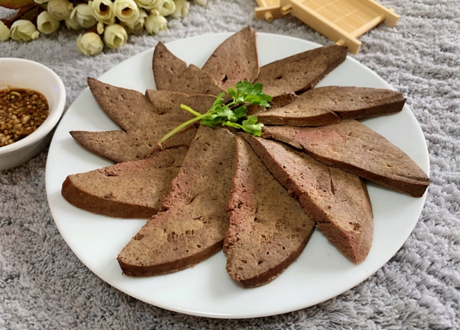 切豬肝技巧全攻略：刀工秘訣、料理推薦與常見問題解答