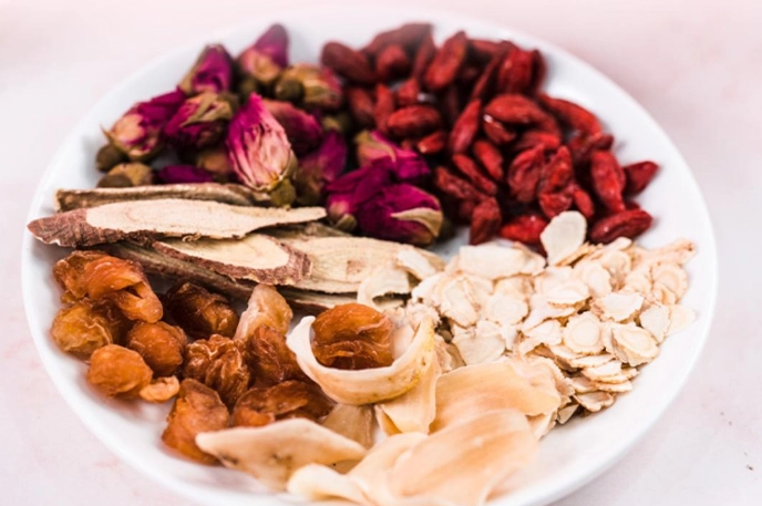 養胃花茶全攻略：改善消化、舒緩胃痛的天然茶飲指南