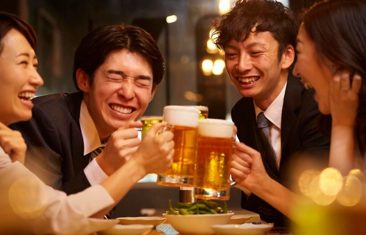 喝酒慢慢喝的藝術與科學：完整技巧、好處與實用指南