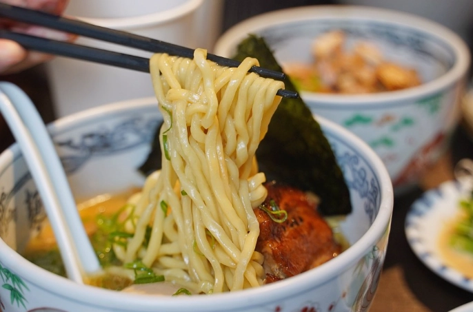 新北宵夜拉麵終極指南：深夜食堂必訪清單與真實評價