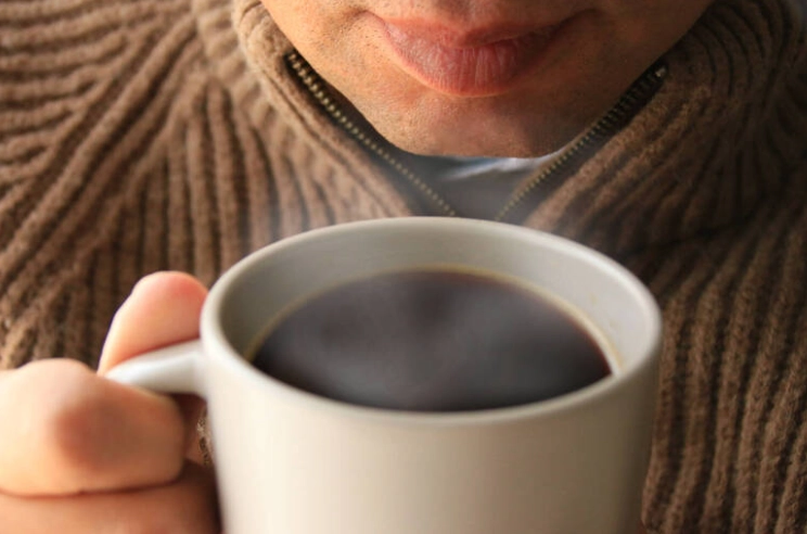 氣喘多喝熱飲有效嗎？專家解析與實用指南