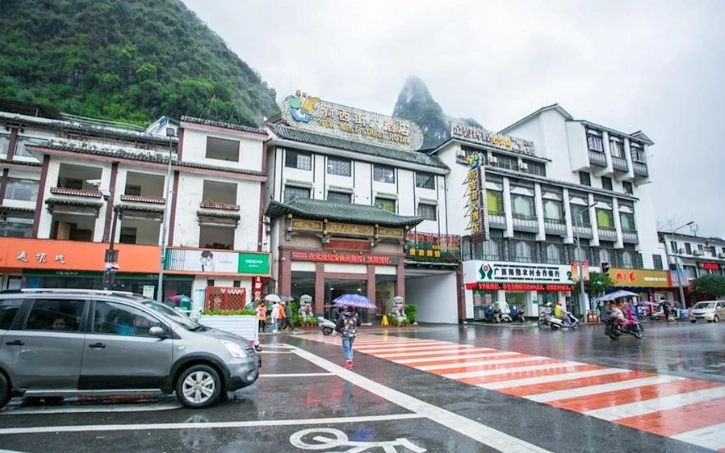 陽朔西街必買清單：10大特色紀念品與美食推薦