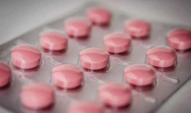 酒前解酒藥全攻略：專家教你如何選擇、使用與避免常見陷阱