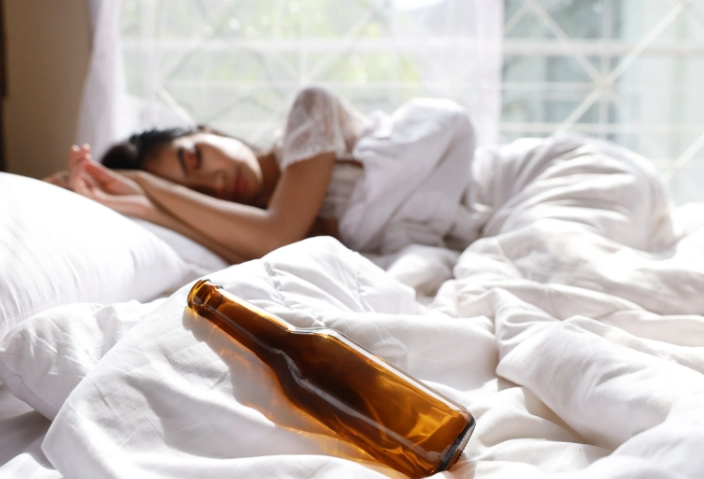 喝酒後多久可以吃安眠藥？專家解析安全間隔與潛在風險