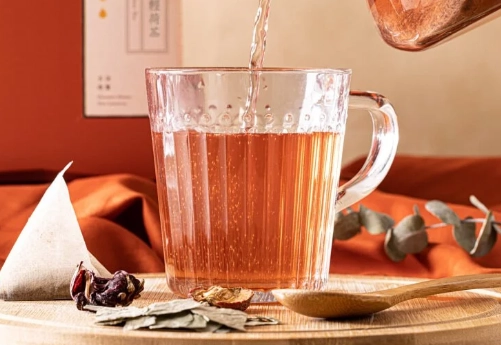 去濕茶多久喝一次？中醫師教你根據體質與季節調整頻率
