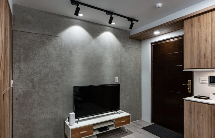 軌道燈維護困難