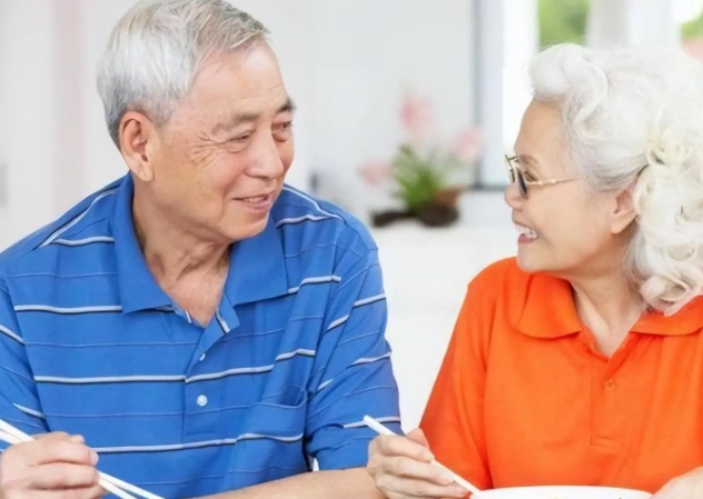 老人貧血吃什麼？營養師的補血飲食全攻略與食物清單