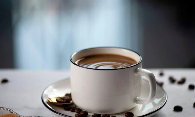 骨折可以喝咖啡嗎？醫師解析咖啡因對骨骼癒合的影響與建議