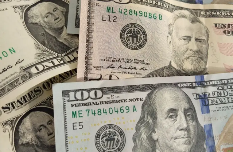 大額轉帳臨櫃全攻略：流程、費用與安全須知