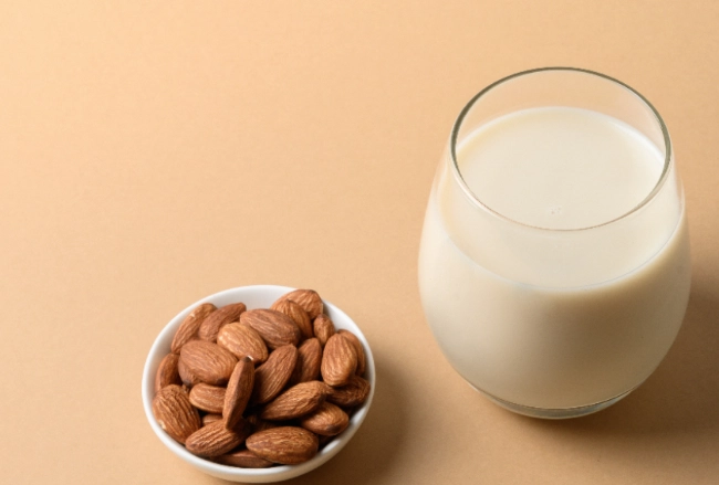 杏仁奶膽固醇全解析：健康選擇的真相與陷阱