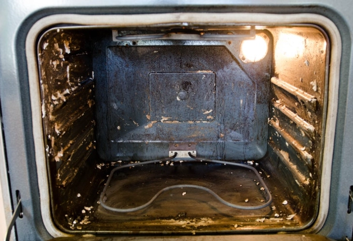 烤箱燒焦清潔全攻略：專家教你輕鬆去除頑固焦垢