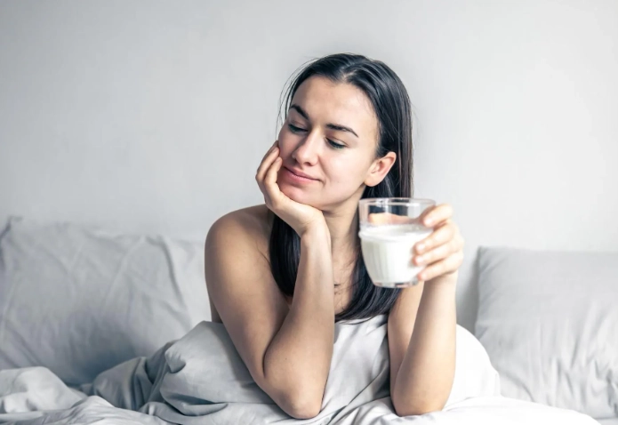 鈣片睡前多久吃？專家揭密最佳服用時機與常見錯誤