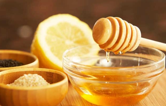 蜂蜜水可以喝熱的嗎？專家解析正確喝法與注意事項