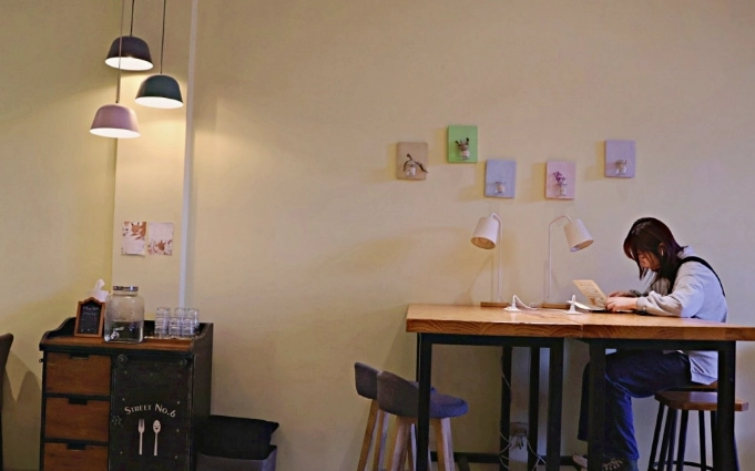 咖啡廳 安靜 讀書