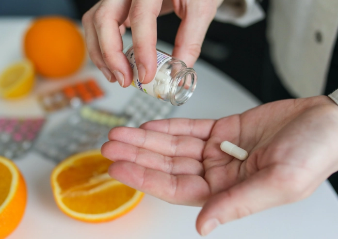 吃藥前不能吃什麼？完整禁忌清單與專家避坑指南