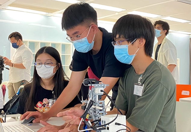 AI證書課程完整指南：從選擇到就業的實用步驟