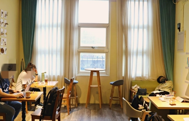 咖啡廳 安靜 讀書