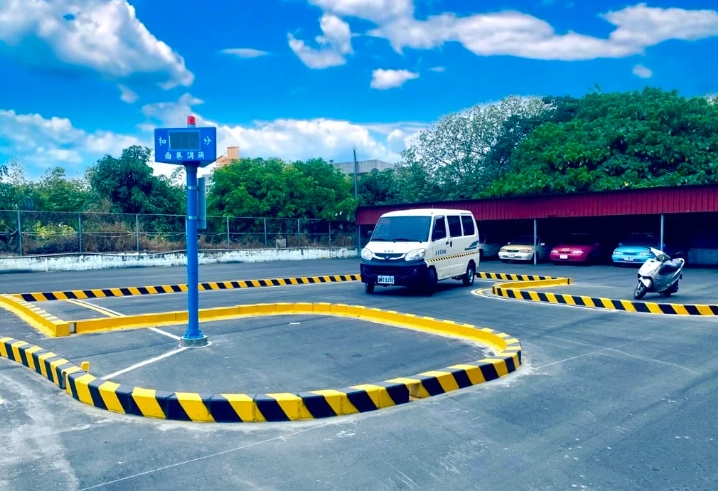 職業駕照報名費