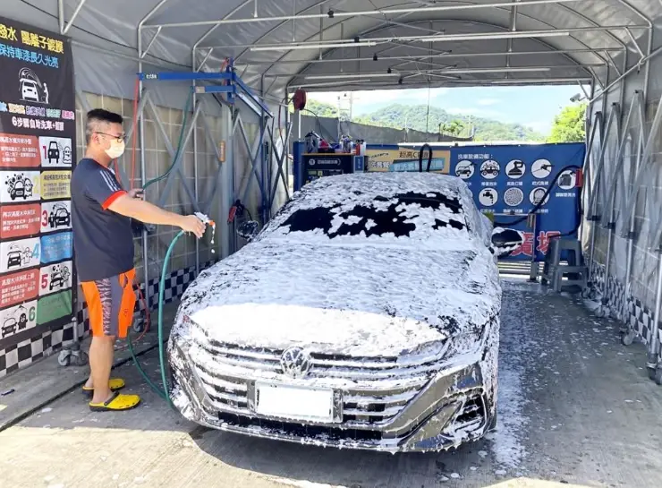 自己洗車超簡單！5個步驟與3大工具清單，洗車新手也能快速上手