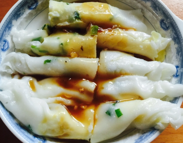 粘米粉腸粉終極指南：從街邊小吃到在家自製的完整攻略