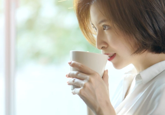 吃中藥喝茶間隔多久才安全？藥師揭密正確時間與常見錯誤