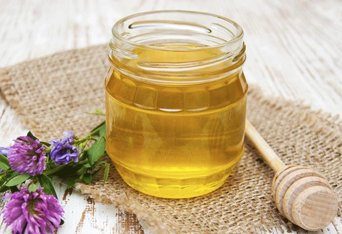 月經來喝蜂蜜水：專家教你正確飲用方法與五大好處