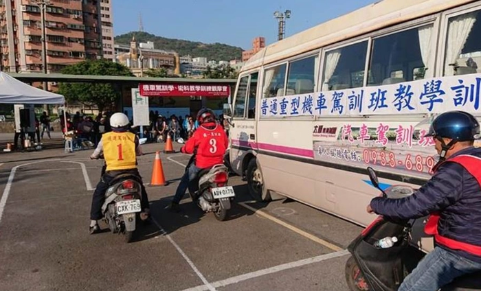 駕訓班課程