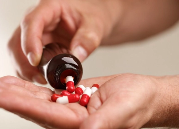 服用抗凝血劑禁忌全解析：絕對不能碰的紅線與安全指南