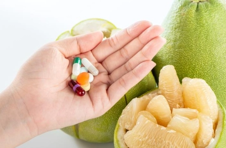 吃完水果可以吃藥嗎？藥物與水果交互作用專家解析