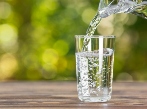 一喝水就尿急？專家解析5大成因與3個有效改善方法