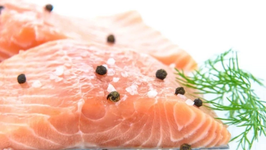 腎臟病可以吃鮭魚嗎？營養師解析份量、烹調與磷鉀蛋白質攝取