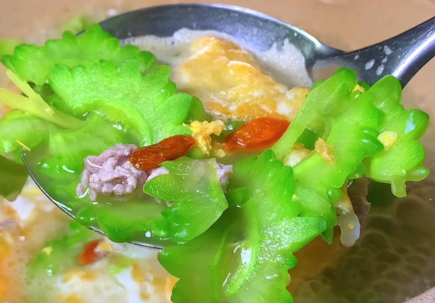 苦瓜湯可以加什麼食材？內行人的黃金搭配公式與去苦秘訣