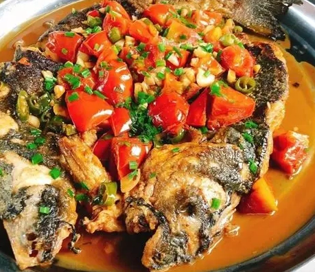 桂林特色菜終極指南：在地人帶路品嚐啤酒魚、桂林米粉與田螺釀