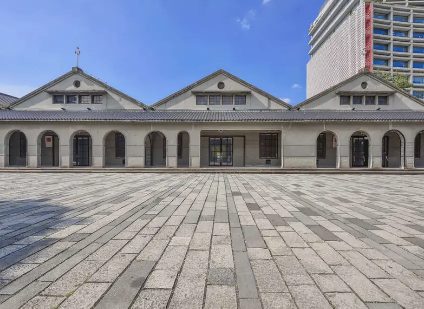 松山捷運站出口