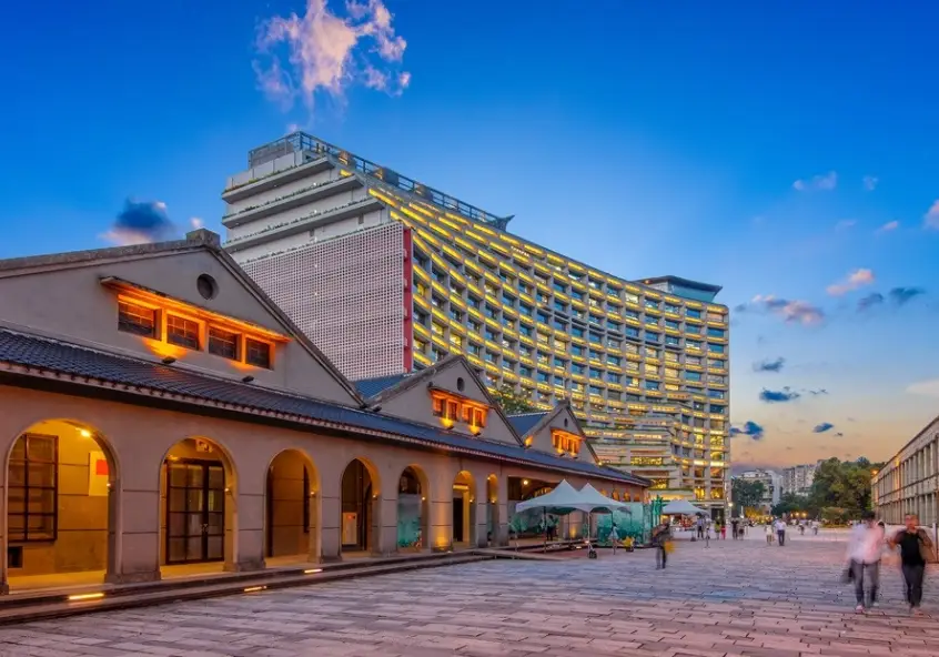 松山文創園區捷運出口全攻略：從國父紀念館站步行路線與交通指南