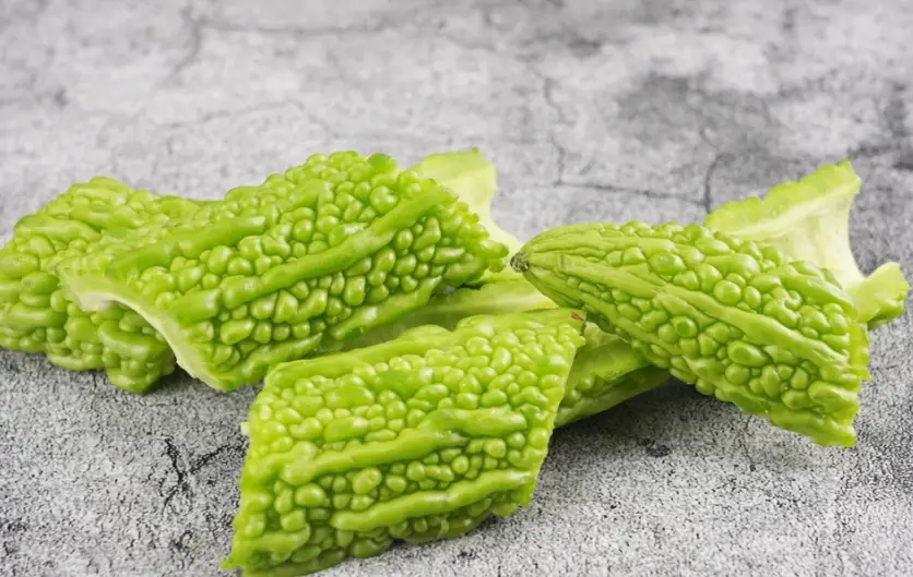 綠色苦瓜料理全攻略：從挑選到上桌，一次解決你的烹飪難題