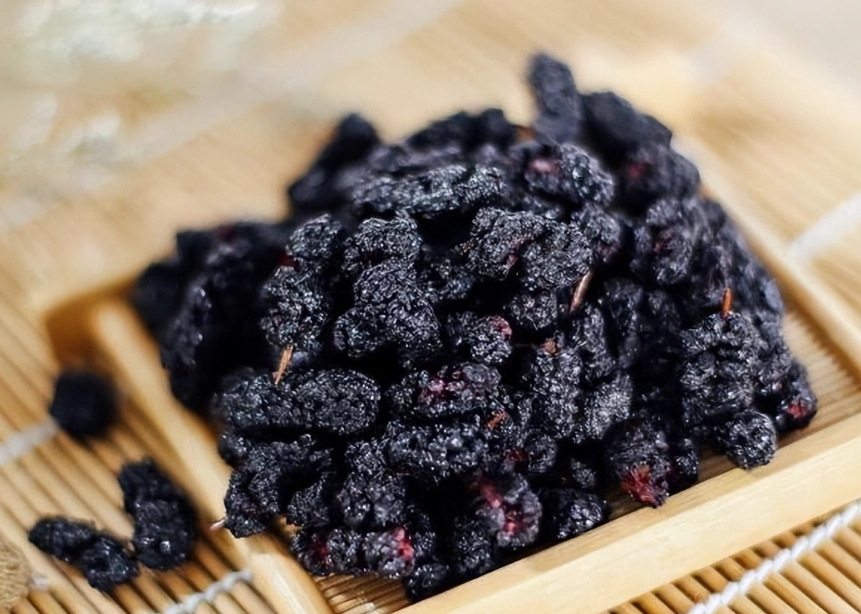 桑葚乾功效全解析：從補血養顏到食用禁忌的完整指南