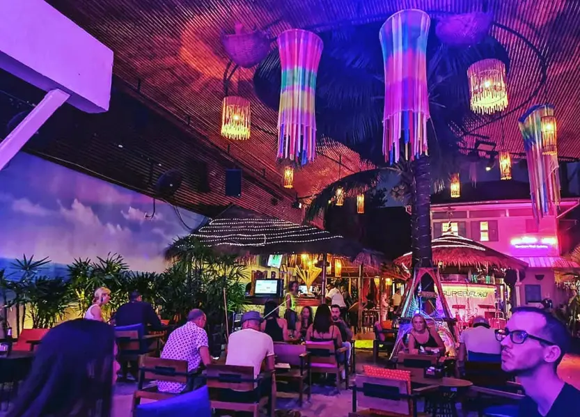 考山路酒吧推薦：3家必訪特色酒吧與夜生活完整攻略