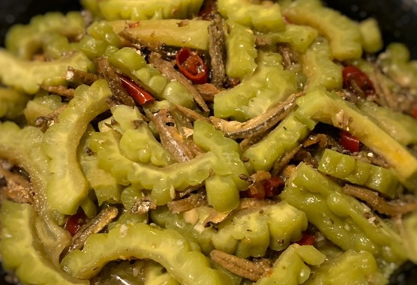 小魚乾炒苦瓜 做法