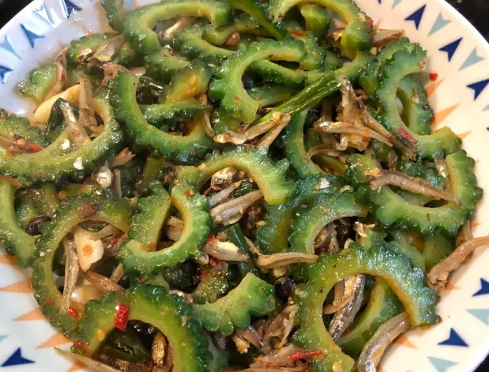 小魚乾苦瓜料理