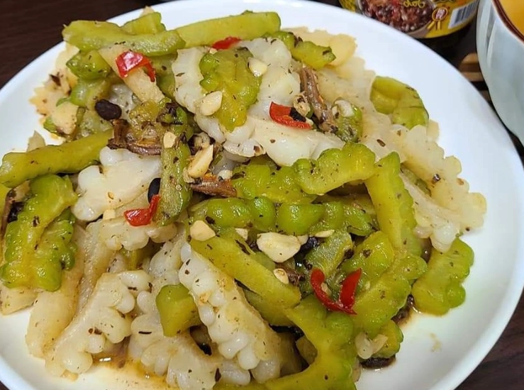 小魚乾苦瓜料理