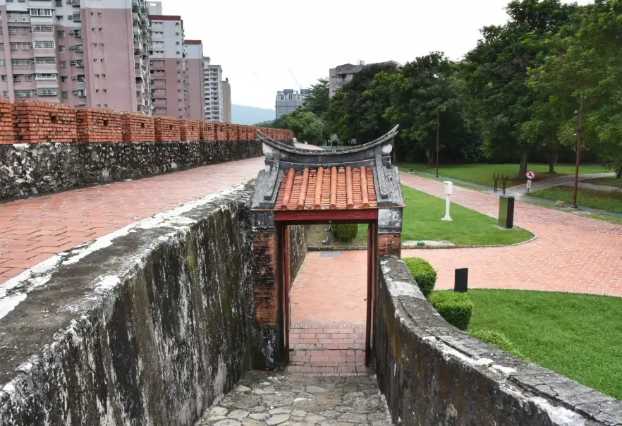 左營高鐵附近好玩