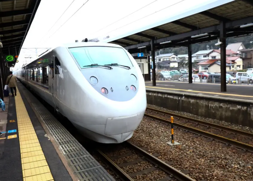 界加賀交通終極指南：從機場到景點的完整移動攻略