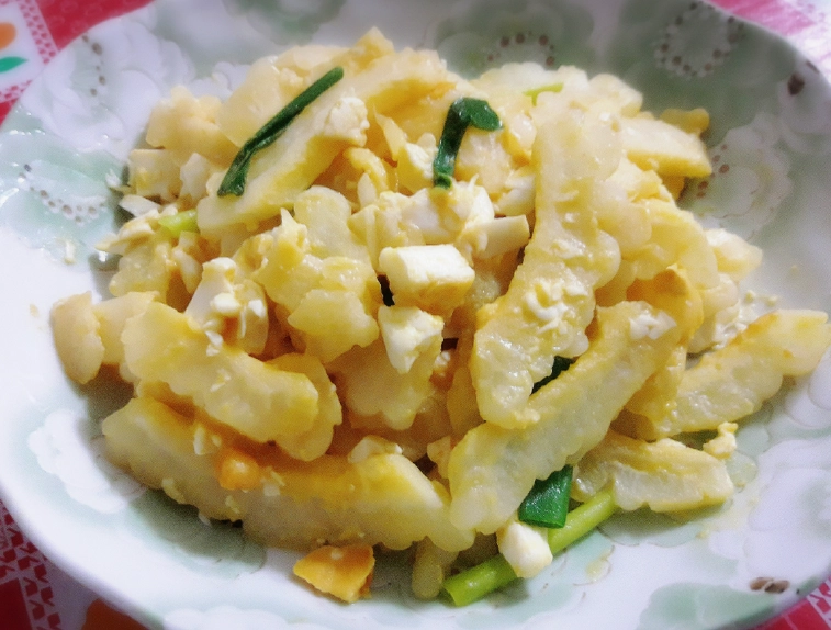 苦瓜炒鹹鴨蛋 做法