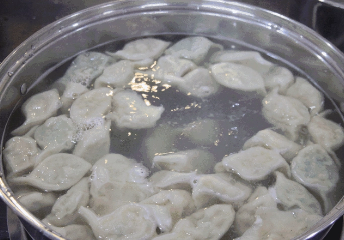 冷水煮水餃完美攻略：不破皮秘訣與實戰步驟
