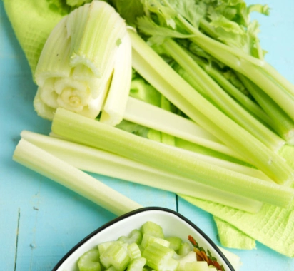 芹菜禁忌全解析：這些人吃了可能傷身！