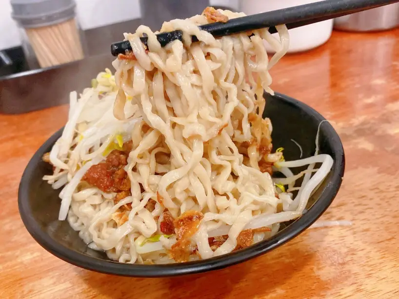 意麵油麵差別全解析：從原料到口感，教你點餐不踩雷