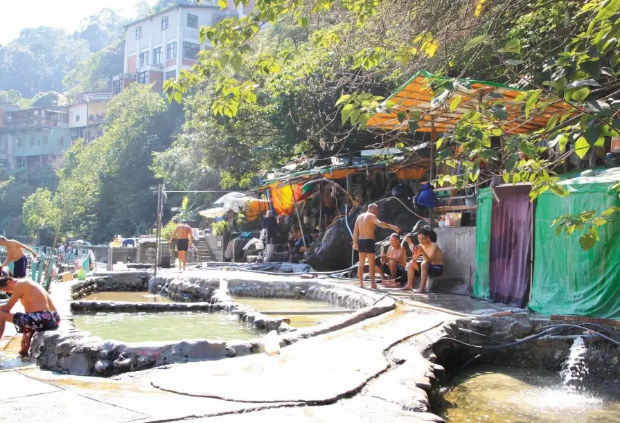 烏來泡湯休息三小時