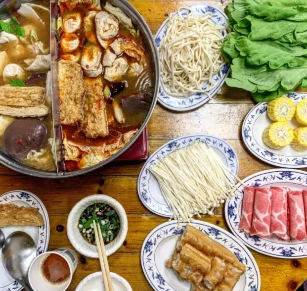 北部宵夜火鍋地圖：台北深夜食堂推薦，麻辣鍋、石頭火鍋、個人鍋總整理