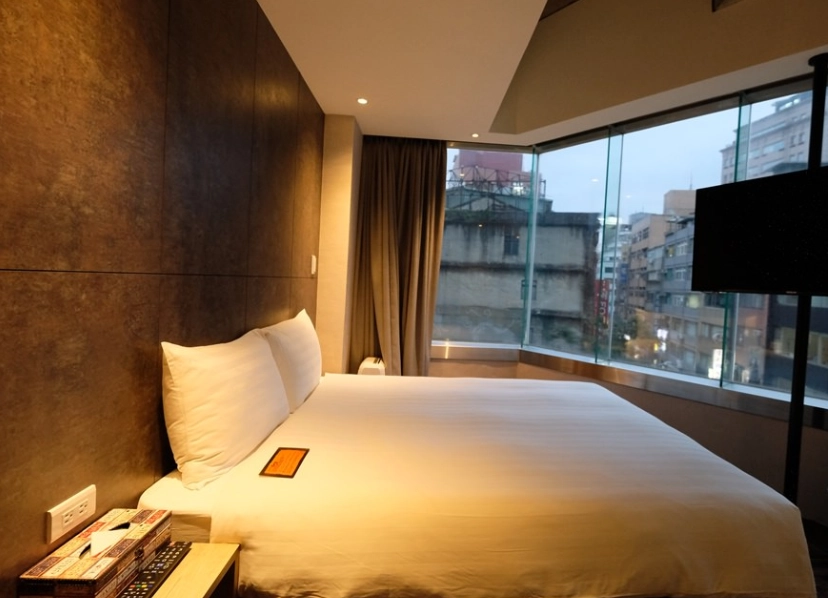 台北青年旅館單人房終極指南：獨旅者的私密空間與省錢秘訣